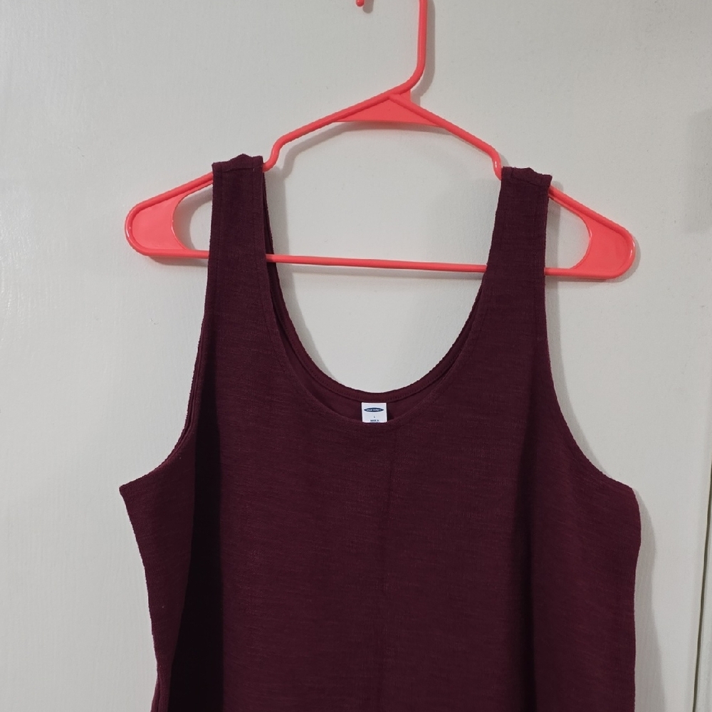 Old Navy Women's Burgundy Tank Top